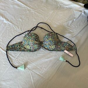 VS bathing suit top. Size 32D. NWT